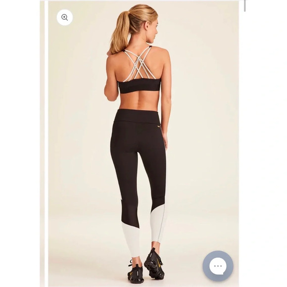 $230 Alala Matching Set: Reef Leggings + Reef Bra Small Black + White - Picture 5 of 16